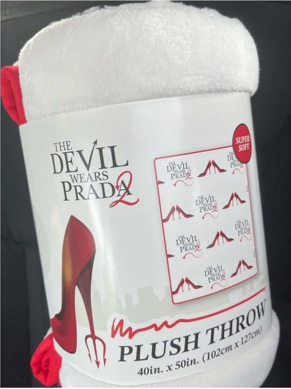 Limited edition Devil Wears Prada 2 Plush Throw - Picture 1 of 3